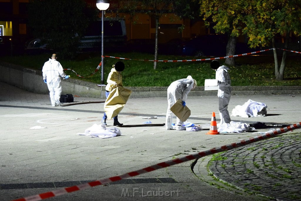 Einsatz BF Messerstecherei Koeln Neustadt Nord Eberplatz Platzmitte P184.JPG - Miklos Laubert